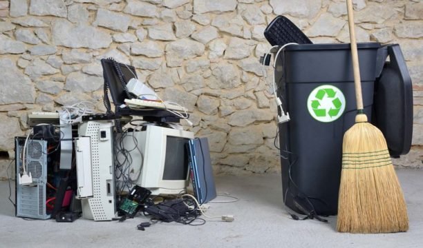 How-to-recycle-electronic-waste-in-Dubai-A-31-12-1024x640